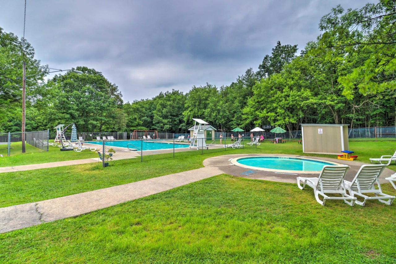 Pocono Mountain Escape With Game Room Walk To Lake! Albrightsville Dış mekan fotoğraf